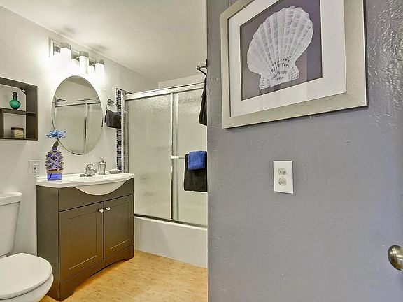 4th image of 480 Westmoor Ave