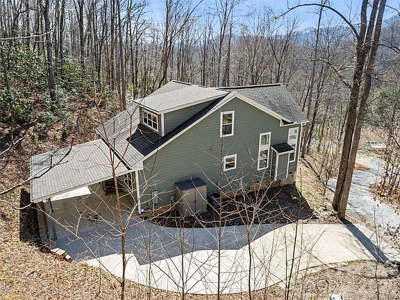3rd image of 132 Fields Dr