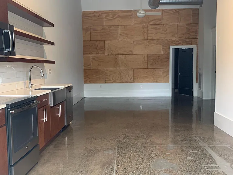 401 E South Main St — Photo 6