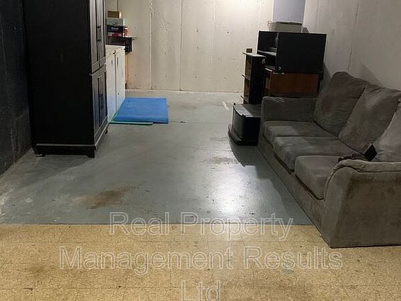 5th image of 9539 129b Ave NW