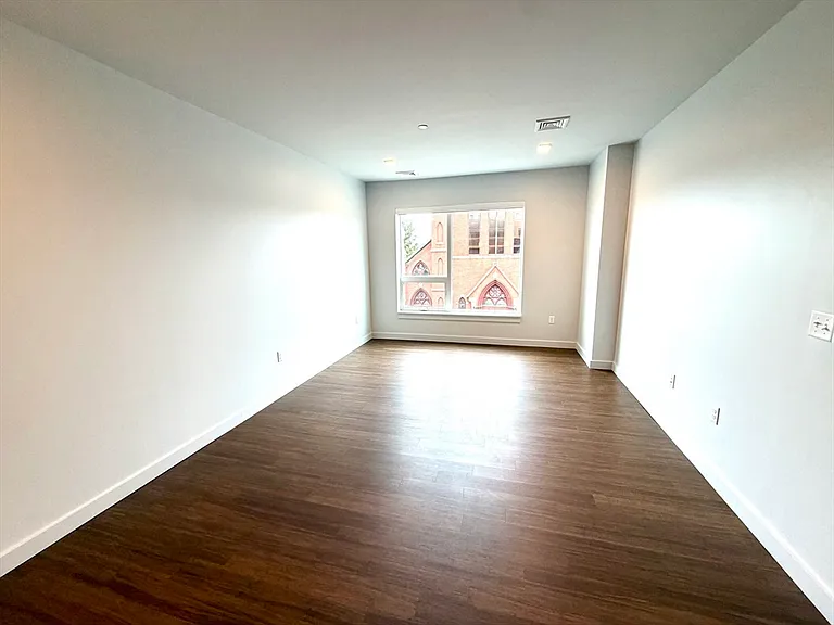45 W Central St #313 — Photo 9