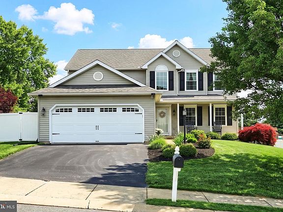 2nd image of 604 Bartlett Dr