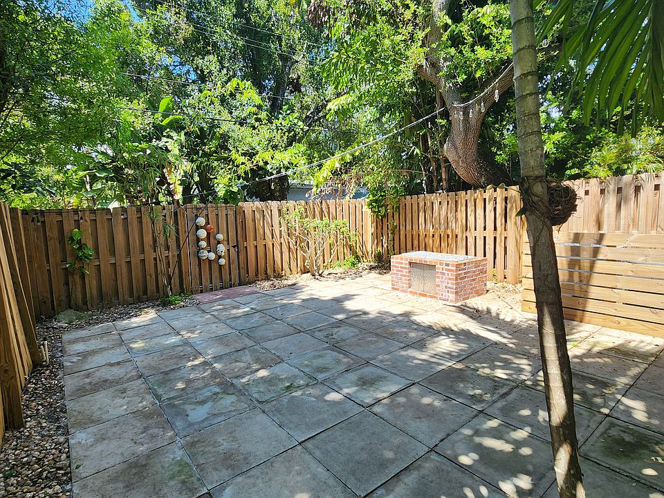 1st image of 629 SW 5th Ave