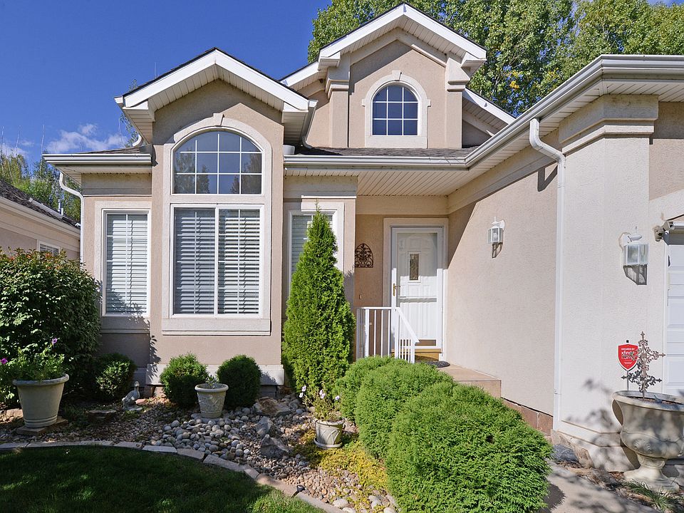 a front entry.JPG