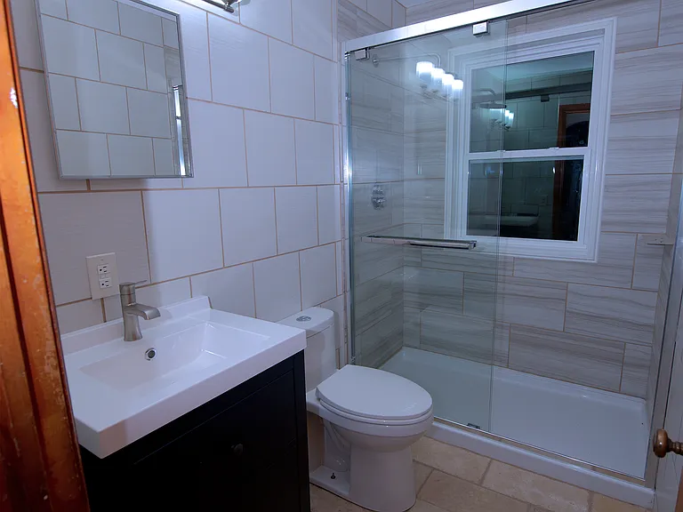 508 W Lakeside St — Photo 14