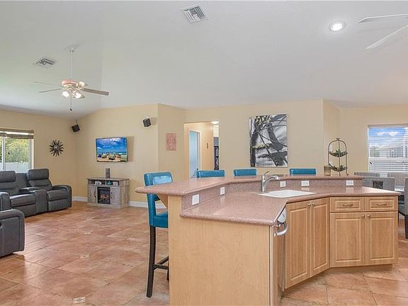 4th image of 4409 SW 14th PL