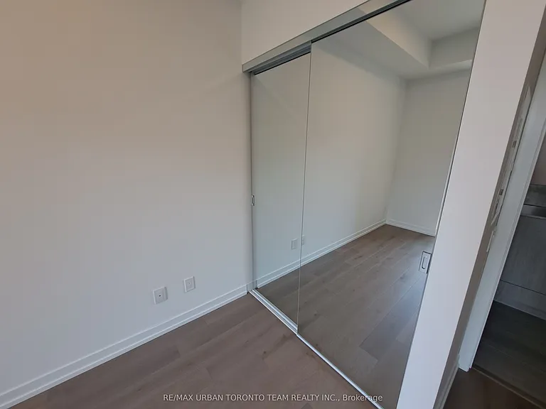 771 Yonge St #302 — Photo 18