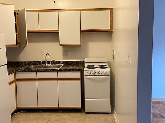 Similar looking unit. Current unit is being worked on for move in
