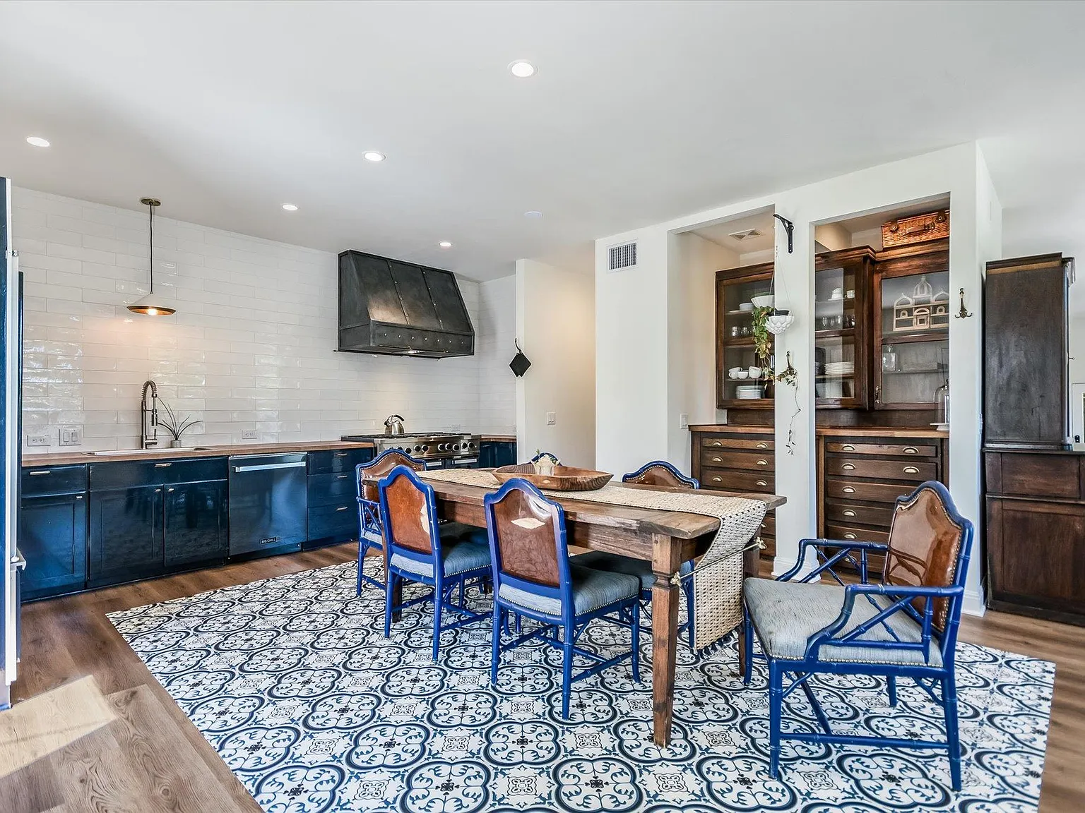6 bed, 6.0 bath, 4356 sqft, $12,000 — Photo 4