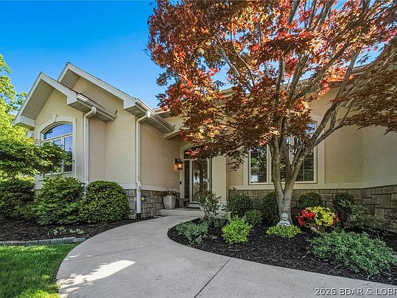 4th image of 295 Country Club Dr