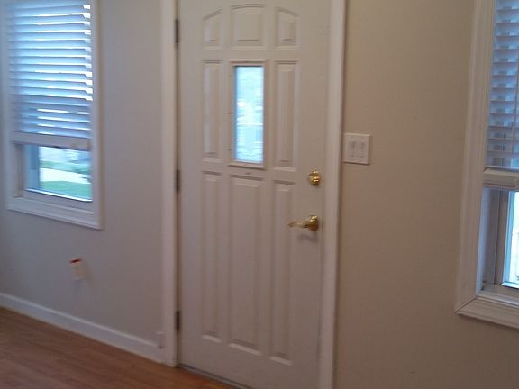 3rd image of 21 Whitney Ave