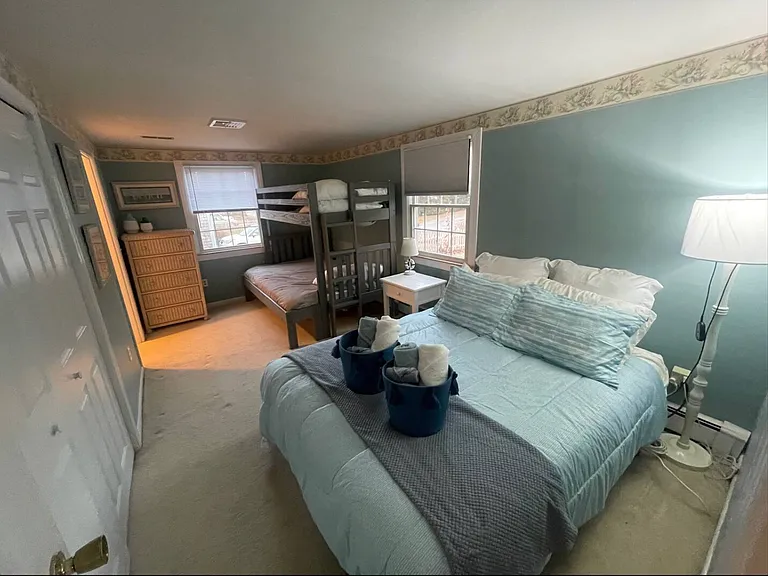 2nd bedroom (Queen, Full and twin bed)- Full Bathroom