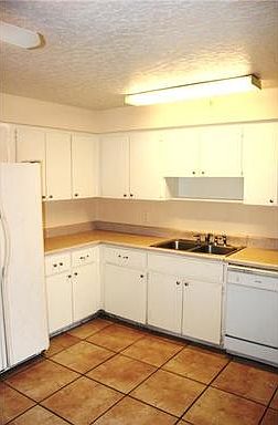 2nd image of 4683 Weymouth St