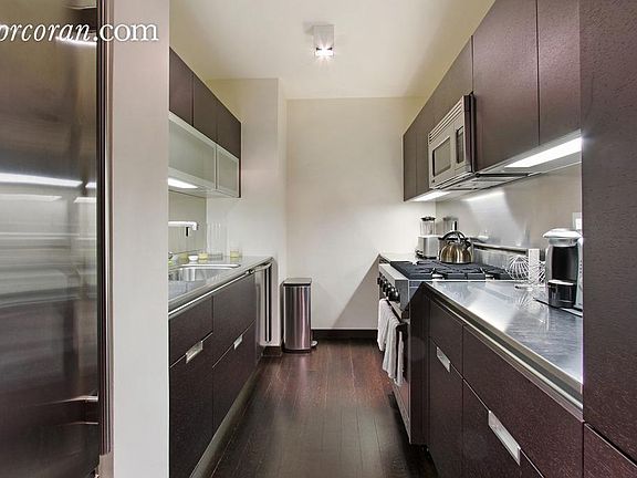 4th image of 303 E 57th St APT 25E
