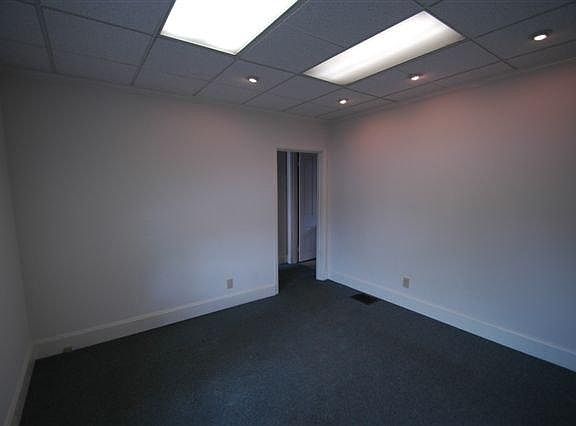 2nd image of 3869 Ivanhoe Ave