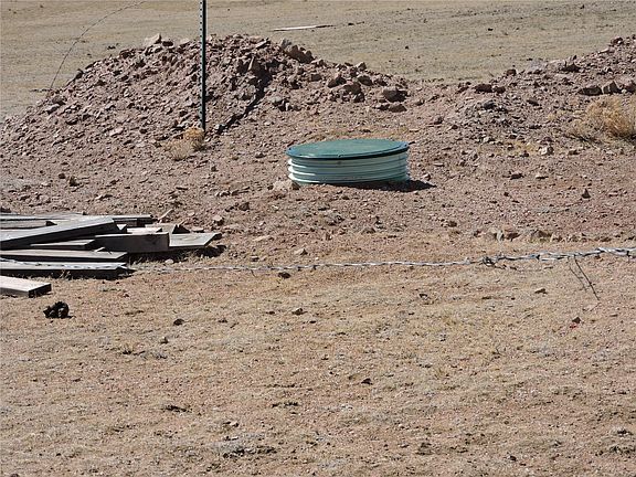 4th image of 2716 Badger Rd