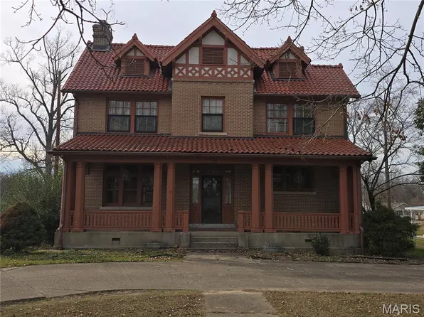 232 S Walnut St, Dexter, MO 63841