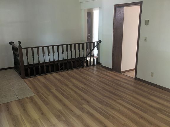 4th image of 512 Augusta Ave SE