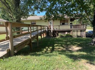 102 Carole St, Cassville, MO 65625