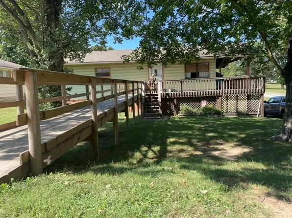 102 Carole Street, Cassville, MO 65625