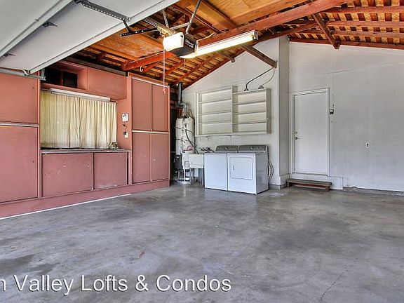 4th image of 1014 Lanark Ct