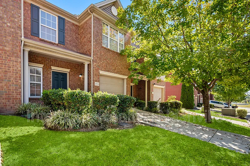 The Villas at Concord Place — Photo 2