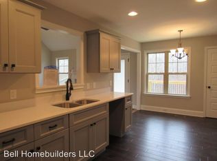 7403 Pfizer Dr, Ooltewah, TN 37363
