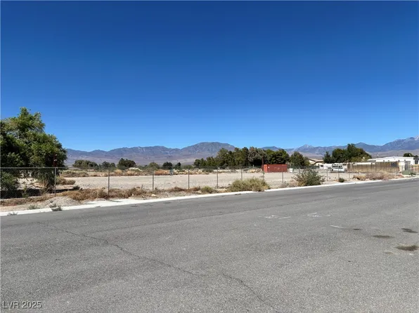 766 E Makenna Rain Dr, Pahrump, NV 89048