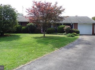 201 Edgeboro Dr, Manchester, PA 17345