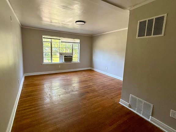 2nd image of 1009 Flint St #12