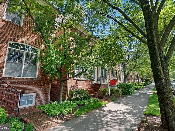 2nd image of 518 Fallsgrove Dr
