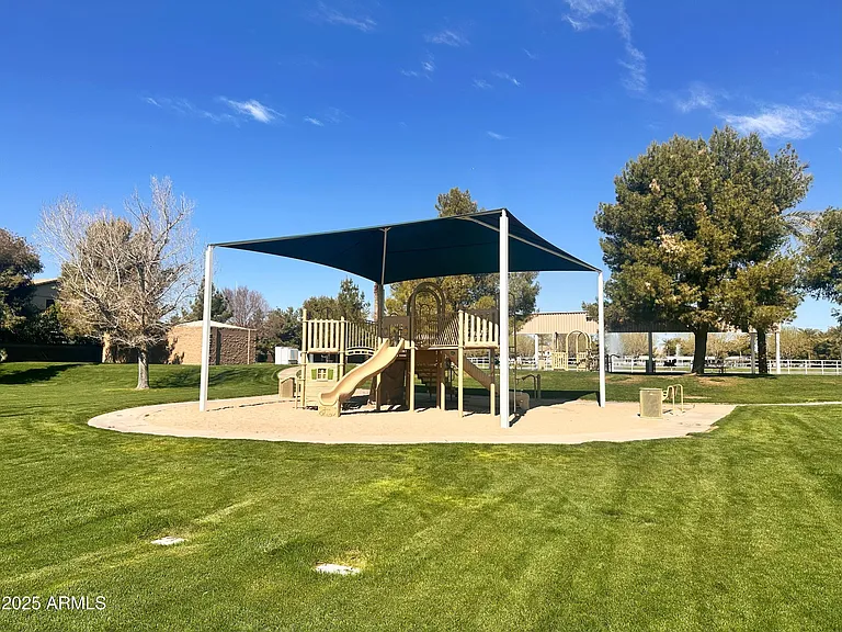 4230 E Linda Ln — Photo 28