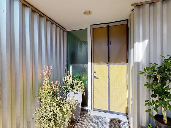 5th image of 3021 N 39th St APT 13