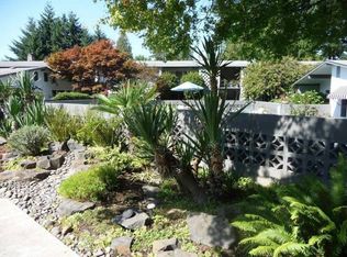 8543 SW Laurel Leaf Ln, Portland, OR 97225