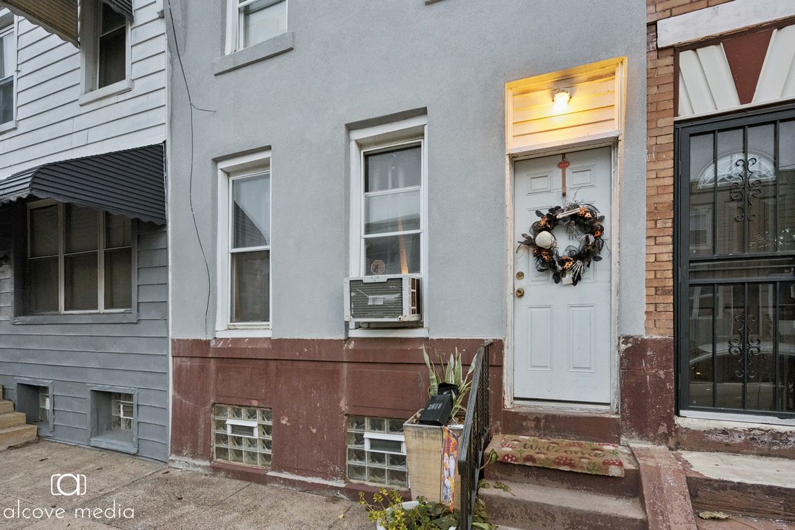 next background image