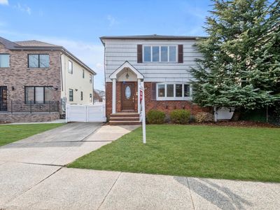 83-28 Langdale Street, New Hyde Park, NY, 11040