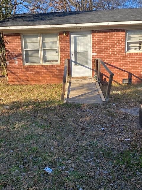 1st image of 5 Lora Ct #5