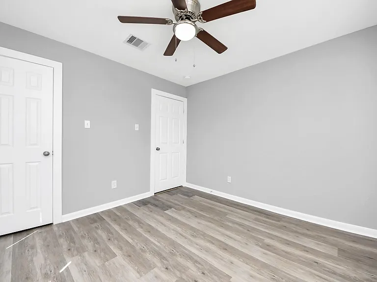 6832 Foster St — Photo 17