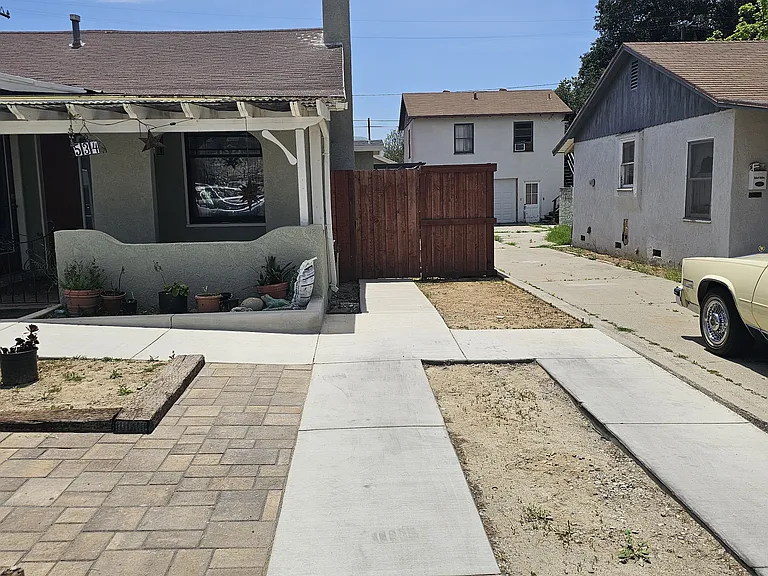 1st St — Photo 4