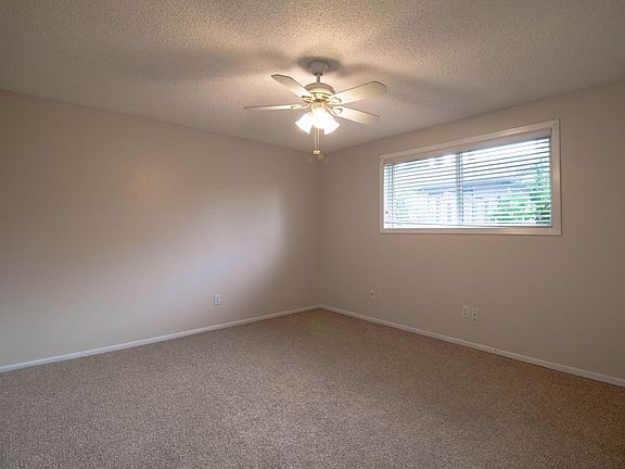5th image of 3833 NE 45th St