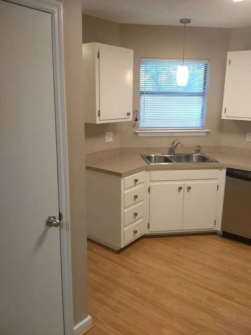 3132 Country Club Rd - located in the very desirable Trent Woods area! — Photo 4