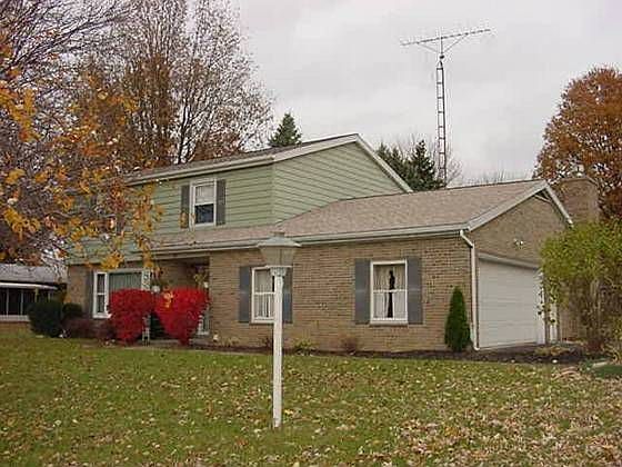 2nd image of 19 Harvest Ln