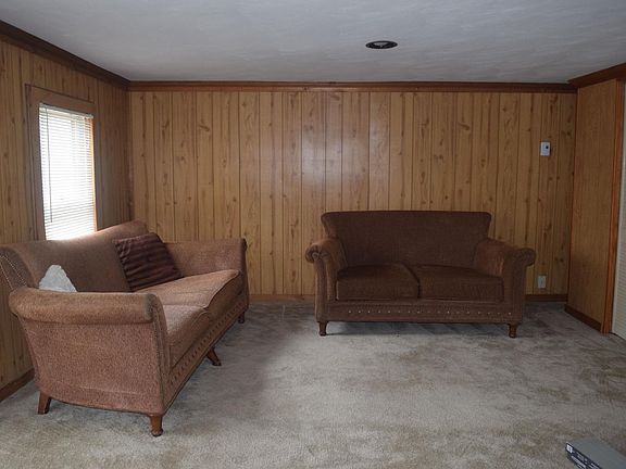 3rd image of 818 Dinwiddie St APT 5