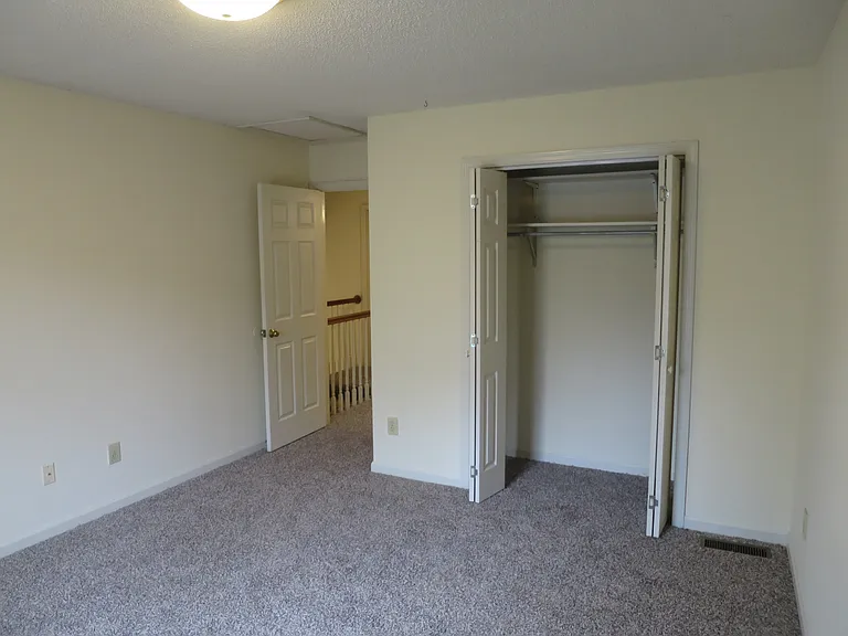 441 Eagle Brook Dr — Photo 18