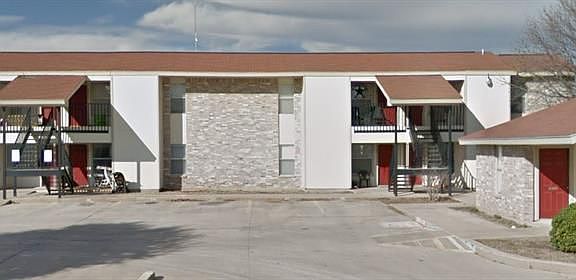 3rd image of 507 Mesquite St