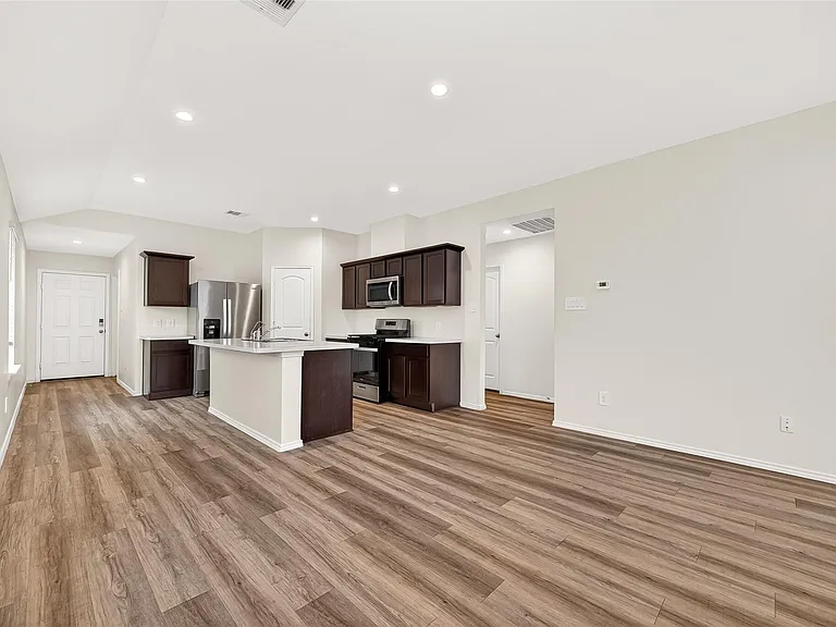 1710 Legacy Hills Dr — Photo 8
