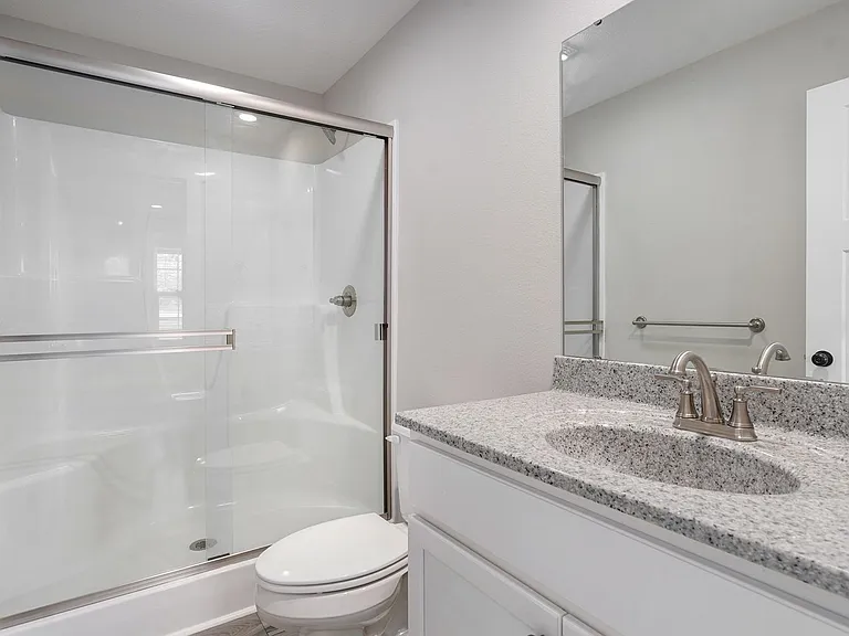 1120 N Clay Ave — Photo 11