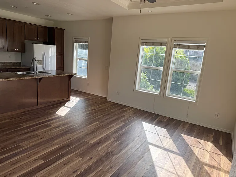 129 Cypress Ct — Photo 14