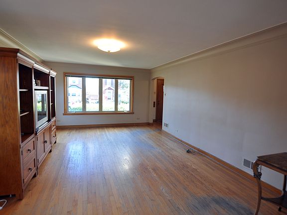 3rd image of 10017 S Claremont Ave