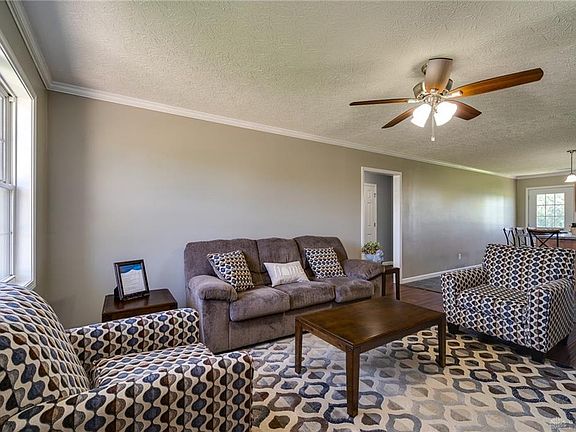 3rd image of 5953 Farmers Rd APT A